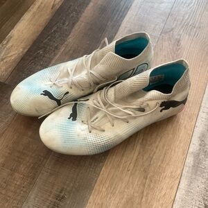 Women’s soccer cleats